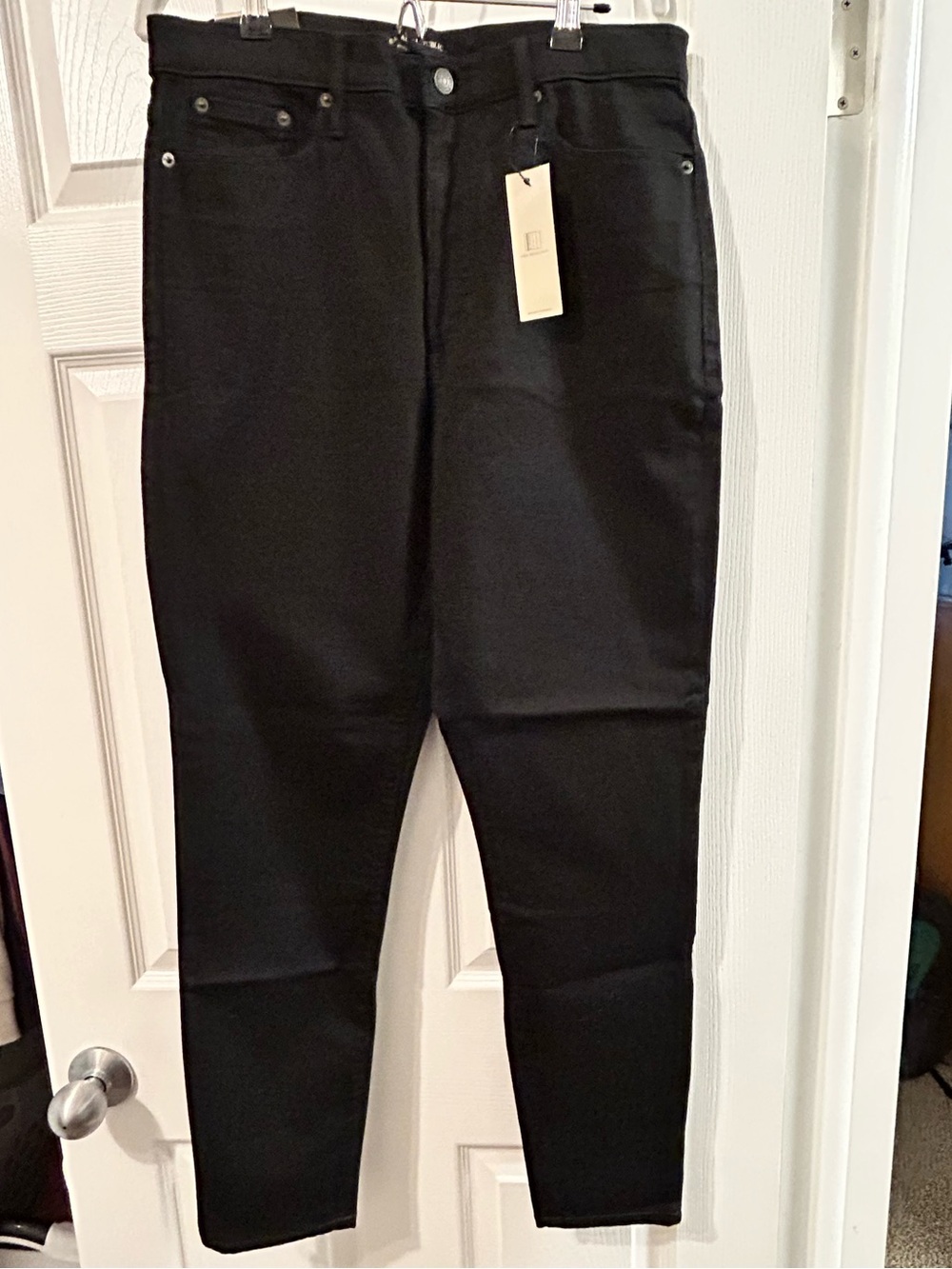 Banana Republic Women's Skinny Jeans in Black